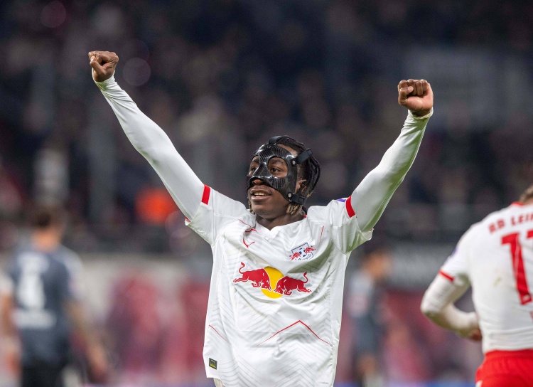 法尔克：拜仁有意签年轻左边锋，将和英超多队竞争迪奥曼德和马拉